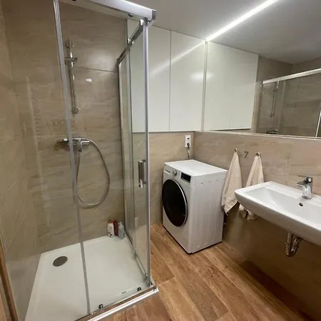 شقة Novy Mlyn,