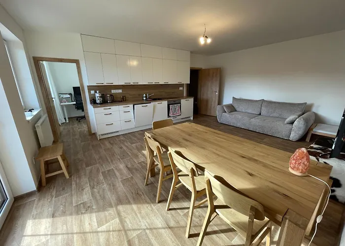 Nový Mlýn, Borová Lada